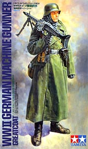 Tamiya 36306  1:16, WWII German Machine Gunner, greatcoat (Немецкий пулемётчик в шинели, Вторая Мировая война)